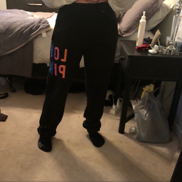 Pink sweatpants - Picture 2 of 4